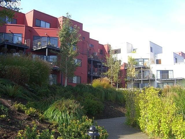 1st image of 730 NW Naito East Pkwy #17