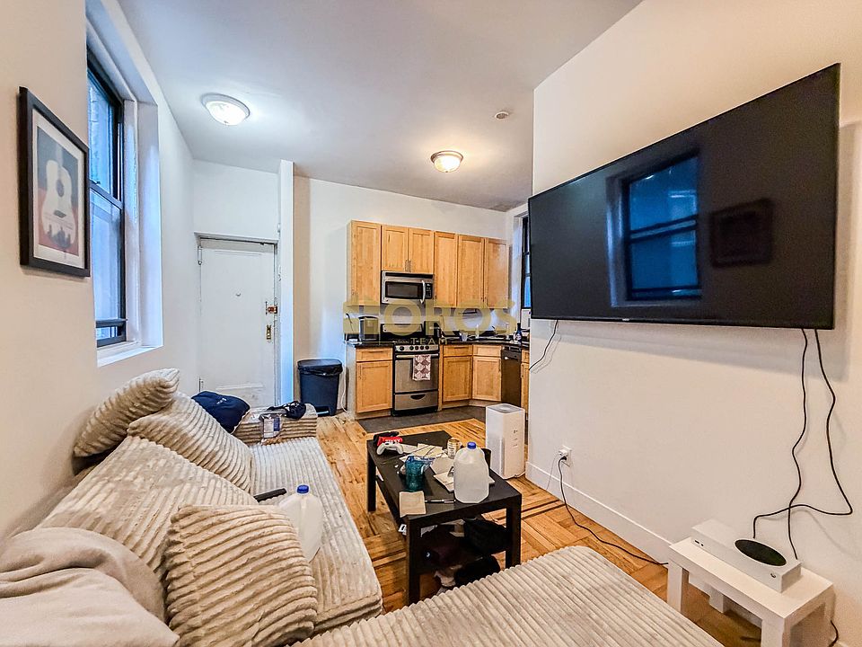 1st image of 210 E 10th St APT 3
