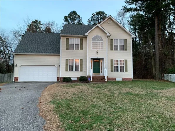 136 Bluffs Dr, Colonial Heights, VA 23834