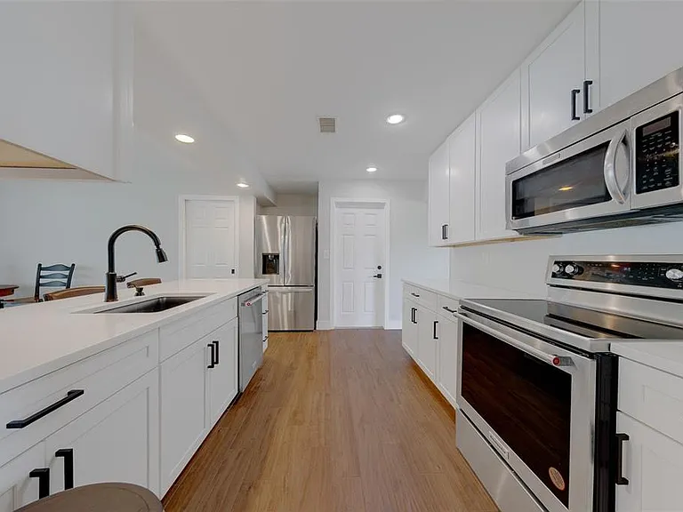 11602 Grove St — Photo 16