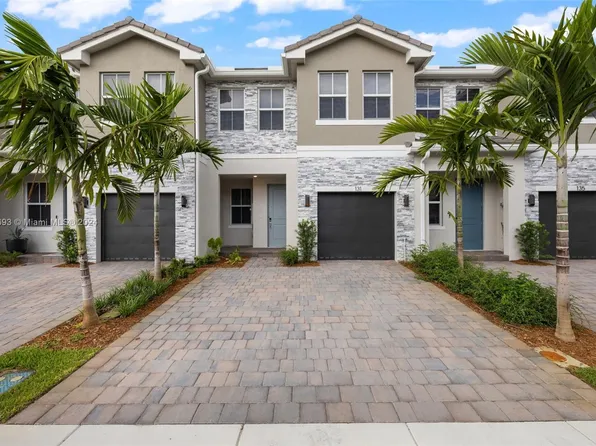 101 SW 170th Ave, Pembroke Pines, FL 33027