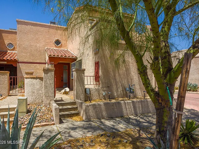 2284 W Paseo Cielo — Photo 2