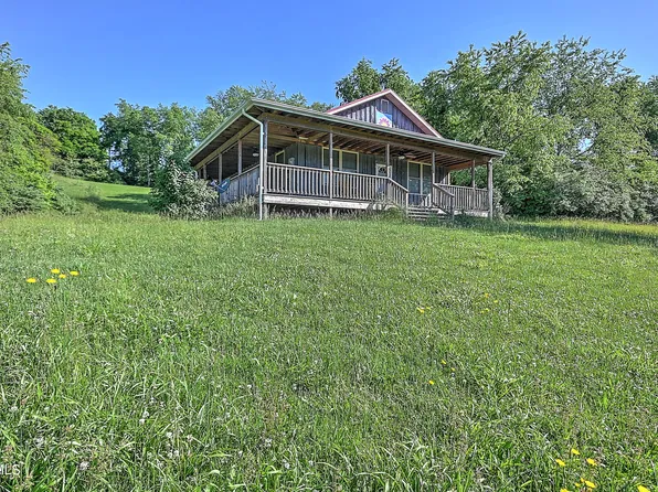 36091 Glove Dr, Glade Spring, VA 24340