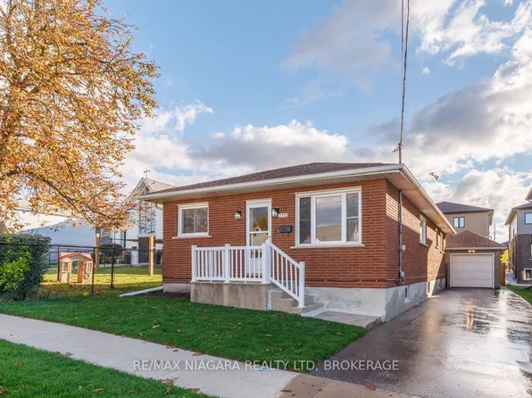 210 Taylor St, Thorold, ON L2V 1C3