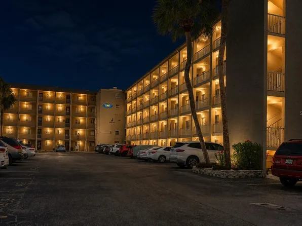 3607 Lake Bayshore Dr #312, Bradenton, FL 34205