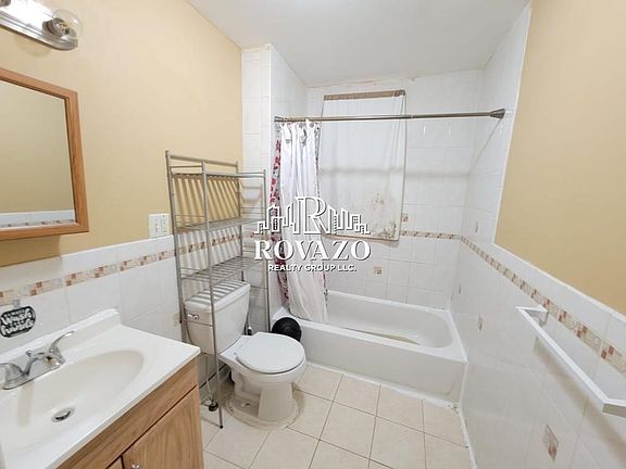 3rd image of 236 Leslie St #2RAA