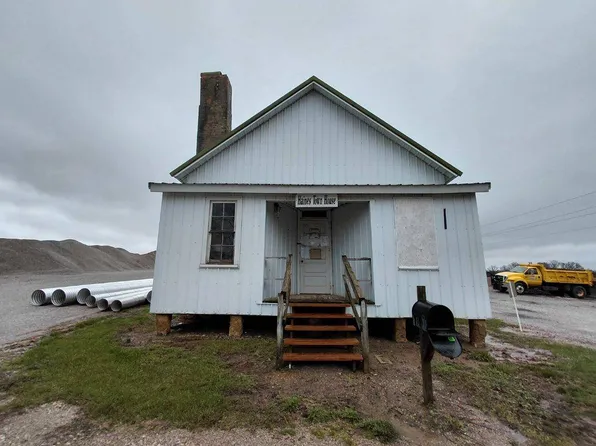 5957 State Route 161, Kell, IL 62853