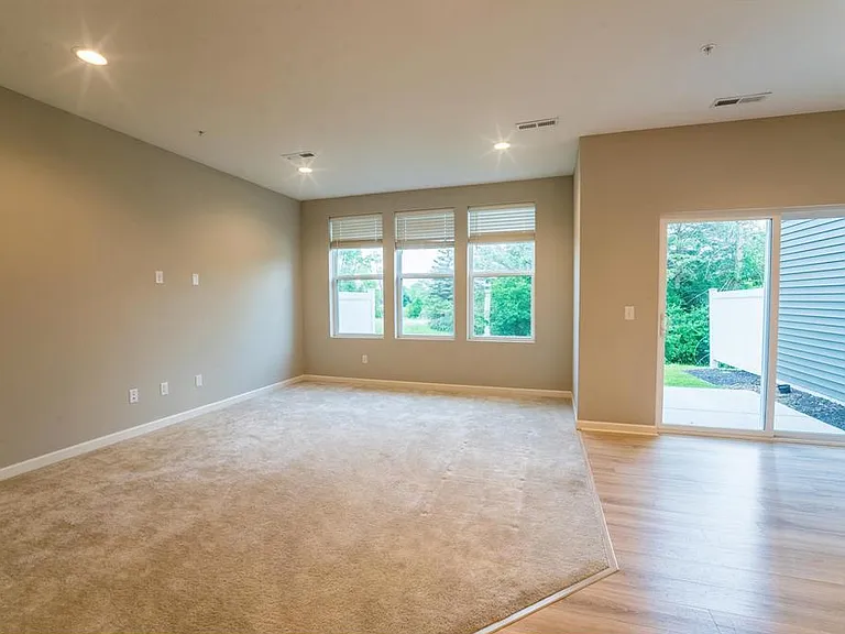 5934 Urbandale Ln N — Photo 24