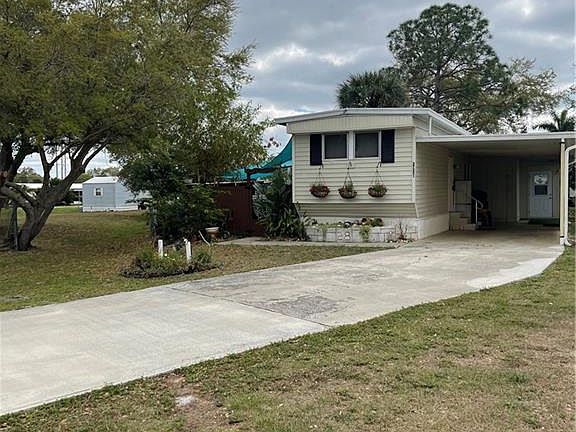 3rd image of 27251 Bourbonniere Dr
