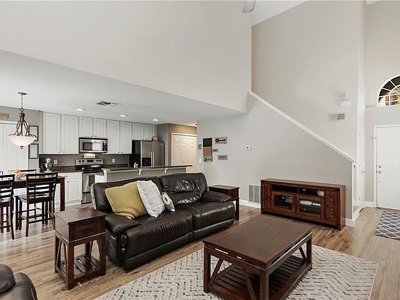 4th image of 13221 Briar Forest Ct