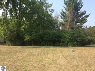 323 Red Maple Ln, Shepherd, MI 48883