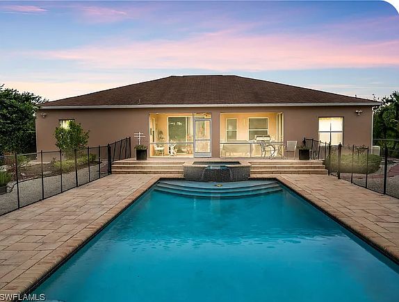 The pool at night - breathtaking