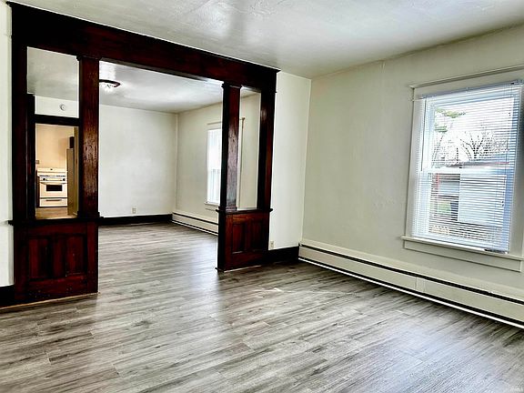 5th image of 668 Rockford St