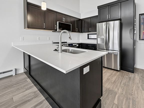 3rd image of 2301 Pearl St APT 68