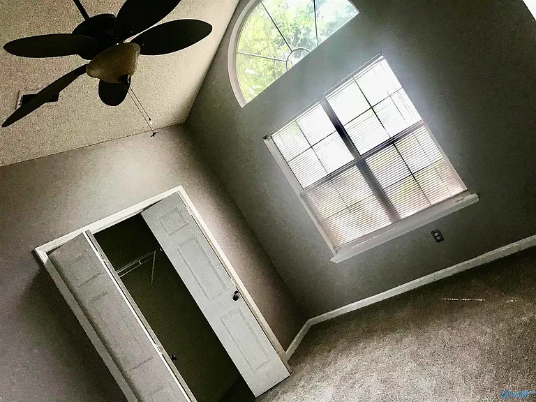106 Brookstone Ln — Photo 2