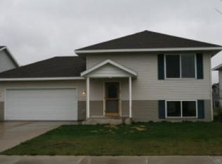 994 Falcon Rd SE, Rochester, MN 55904