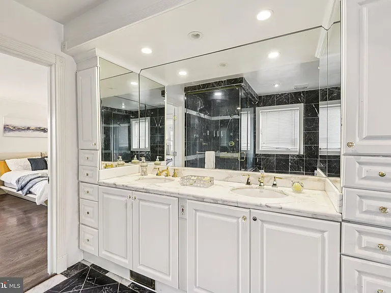 5301 Goldsboro Rd — Photo 31