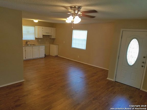 3rd image of 2423 Bermuda Dr