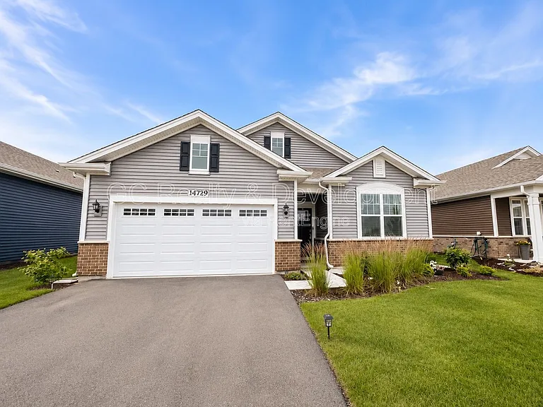 14729 S Greenbriar Dr — Photo 1