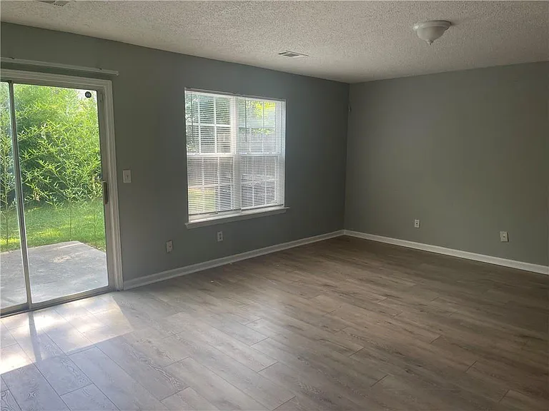 5322 Creekview Ln — Photo 4