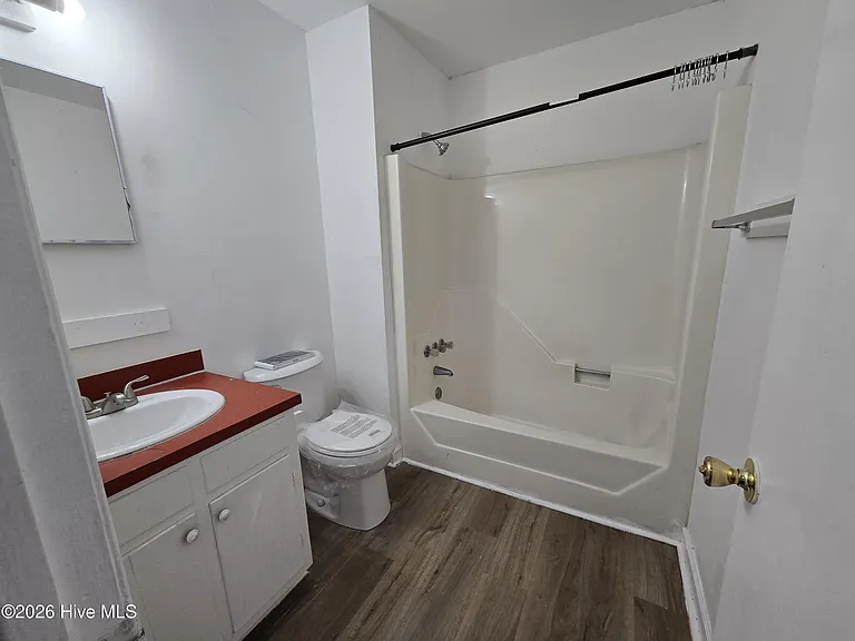 102 Cedar Ct #G — Photo 11