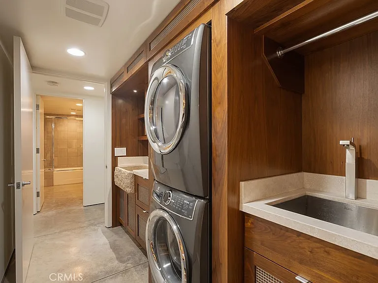 920 Skyline Dr — Photo 54