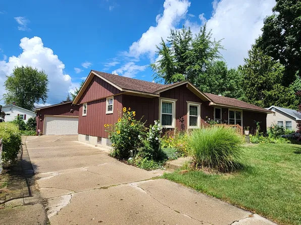 78 N Aldine St, Elgin, IL 60123