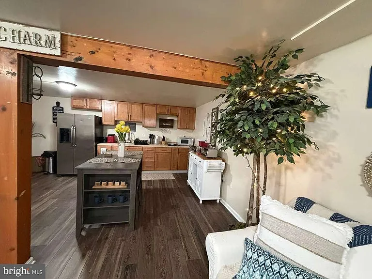 233 Molden Dr — Photo 14