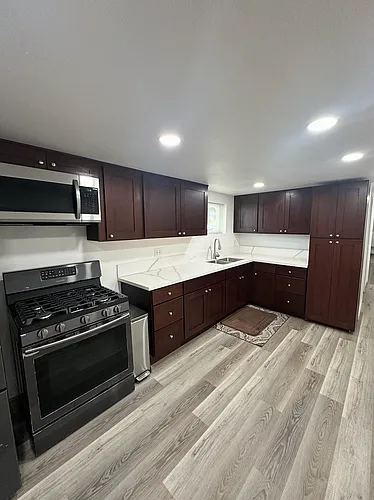 2339 Van Ness Ave #B Photo 1