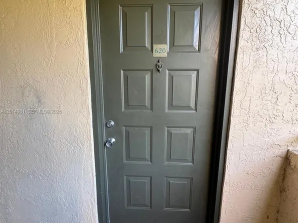 9999 Summerbreeze Dr, Fort Lauderdale, FL