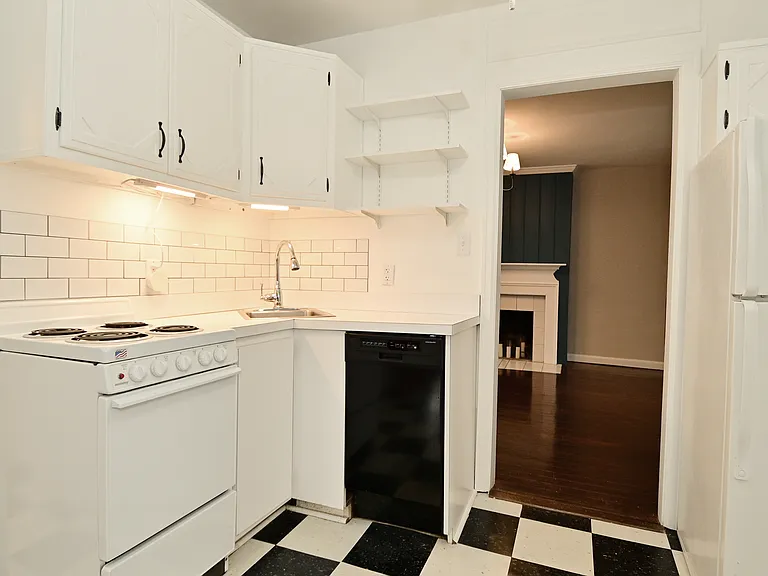 3775 E Thompson Rd — Photo 31