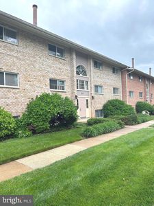 2831 Kalmia Lee Ct APT 301, Falls Church, VA, 22042