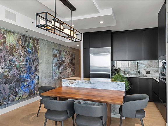 4th image of 2020 N Bayshore Dr APT 2401