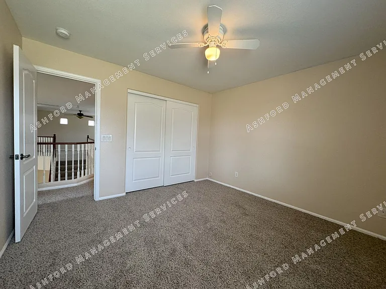 8303 S 47th Ln — Photo 32