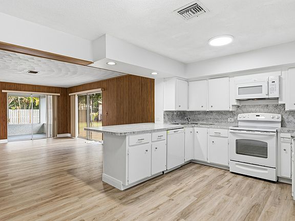 5th image of 749 NW 36th Street