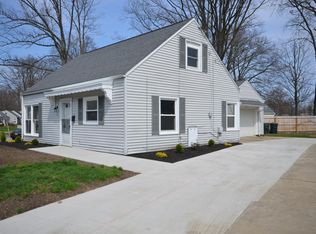 2151 Suncrest Dr, Cuyahoga Falls, OH 44221