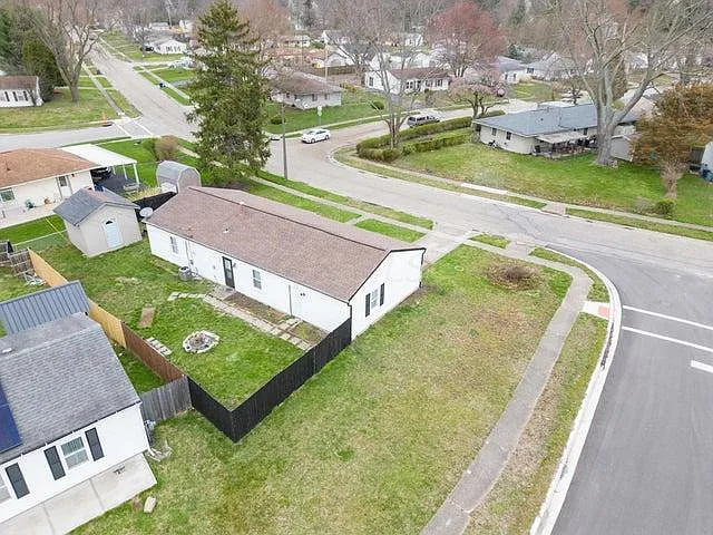 697 Gilmore Dr — Photo 8