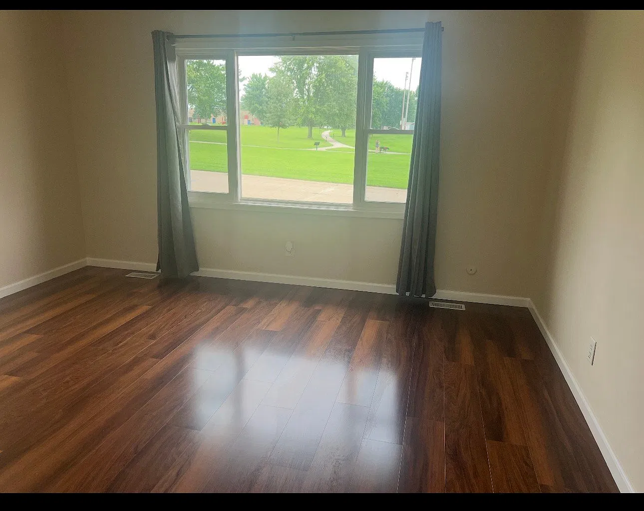 Beautiful newly updated 3 bedroom, 2 bath ranch - $2,200/month in Bettendorf Iowa. — Photo 3