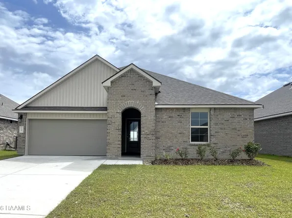 155 Cottage Cove Dr, Maurice, LA 70555