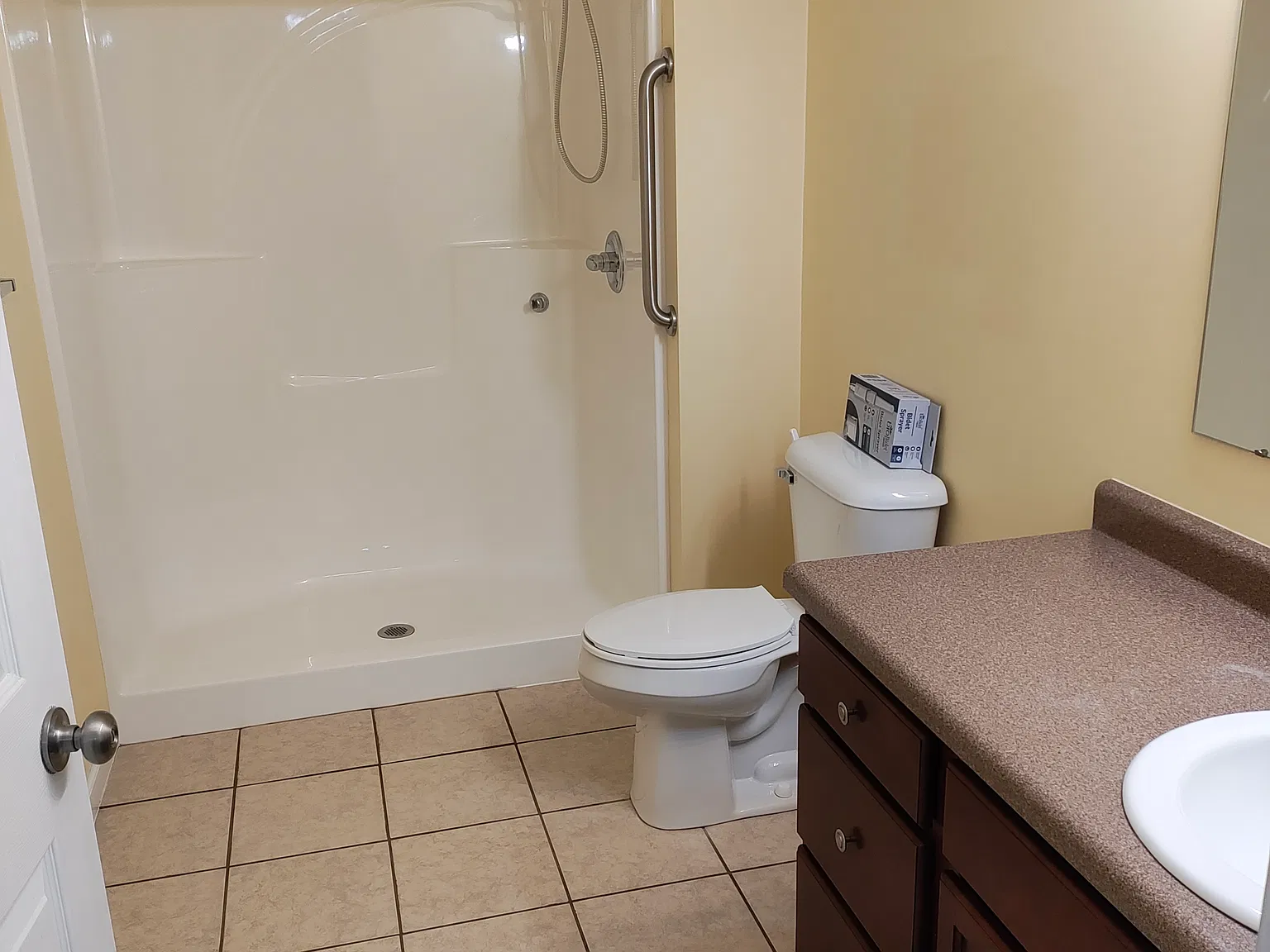 2 bed, 1220 sqft, $810 — Photo 4