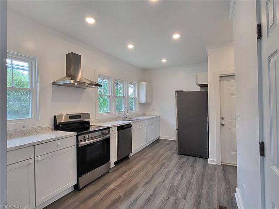 4th image of 1016 Caldwell St