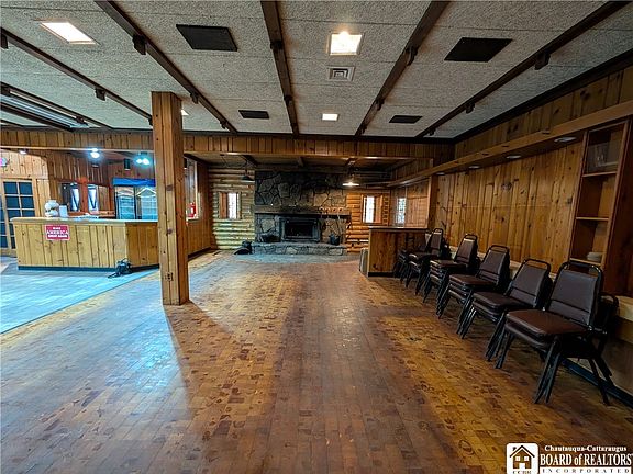 3rd image of 808 N Main St