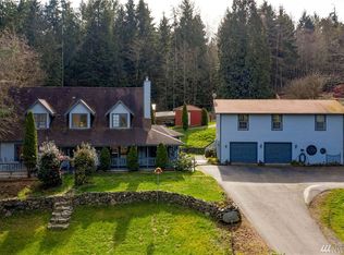 8060 Chalet Ln NW, Seabeck, WA 98380