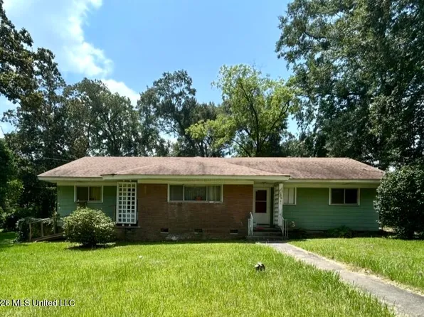 915 White St, McComb, MS 39648