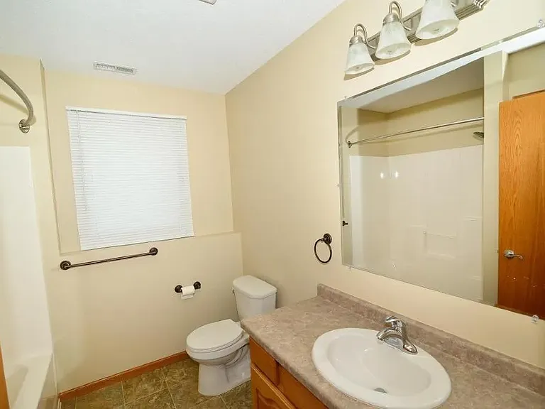 4740 Pines Cir — Photo 19