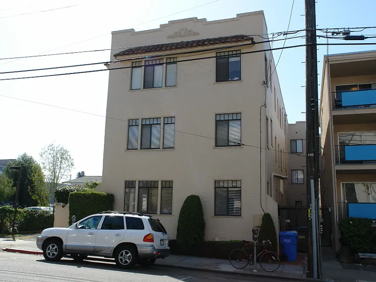 2030 Dwight Way — Photo 3