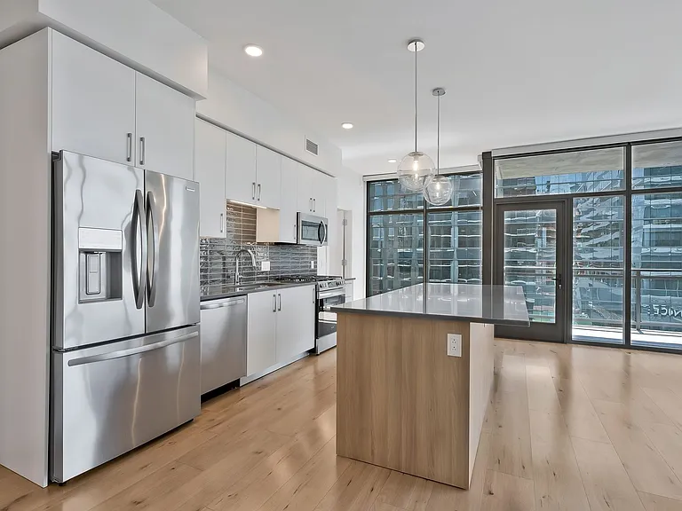 1212 Demonbreun St #1002 — Photo 4