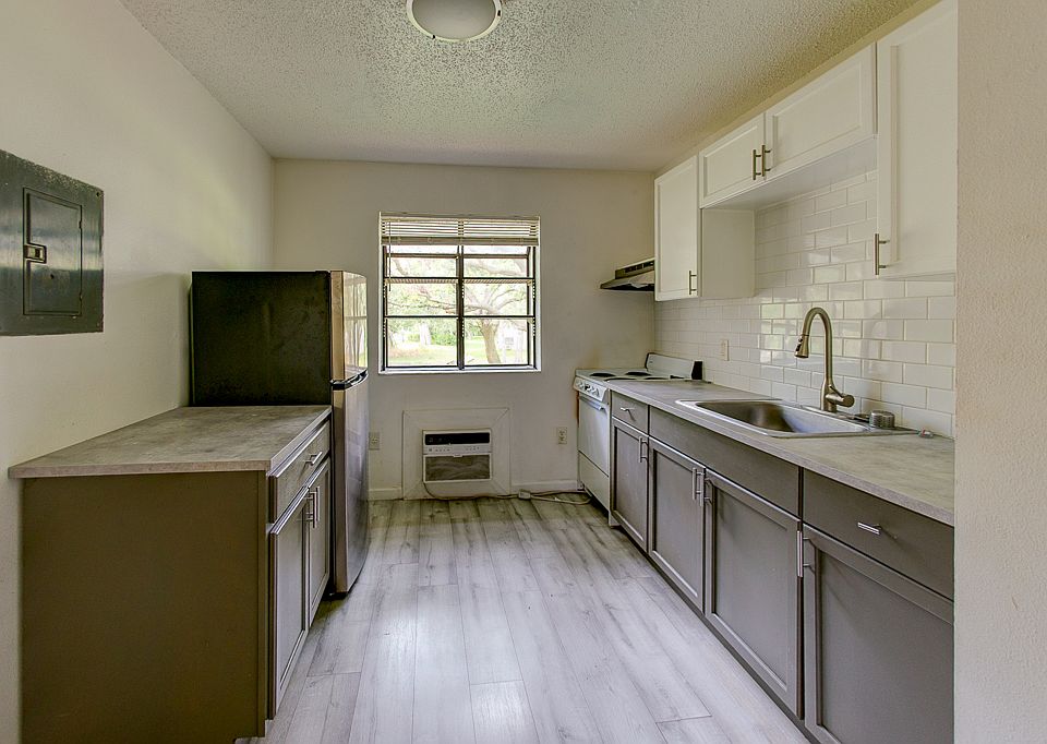 1st image of 2134 Bradford St APT 424