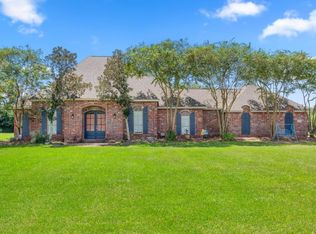 1073 Lauren Logan Ln, Sulphur, LA 70665