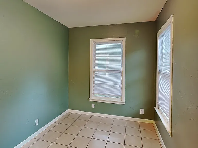 412 Harrison Ln — Photo 7